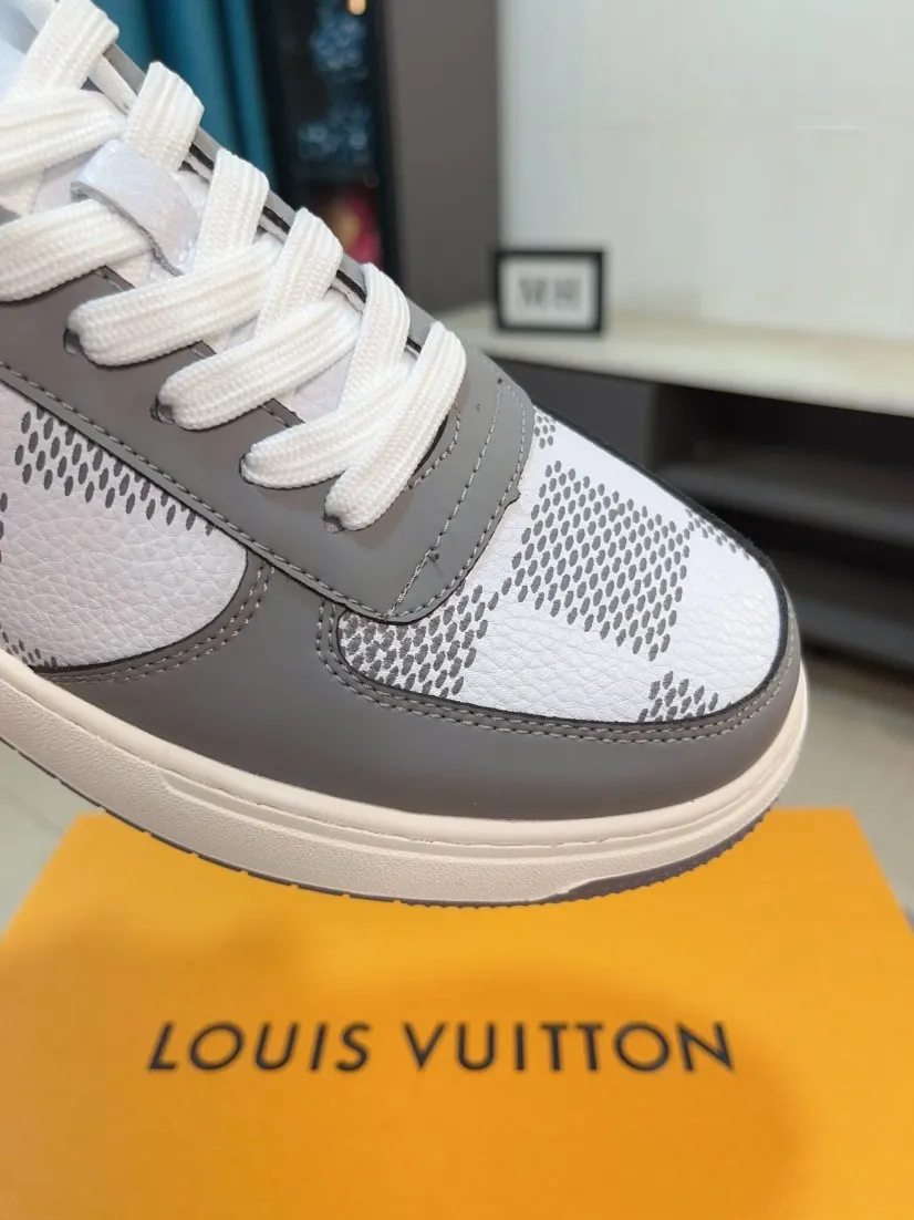 Men's shoes💰400🌹🌹[LV]🌹High-end men's shoes brand: Official website 1:1 Latest masterpiece: The upper is made of Italian imported first-layer cowhide with special materials➕Full genuine leather lining🔥, making walking more convenient and comfortable! Exclusive new style, stunning work [color]! Create a fashionable personality to set off your uniqueness! A must-have for trendy men! Classic🔥Number: 38-44